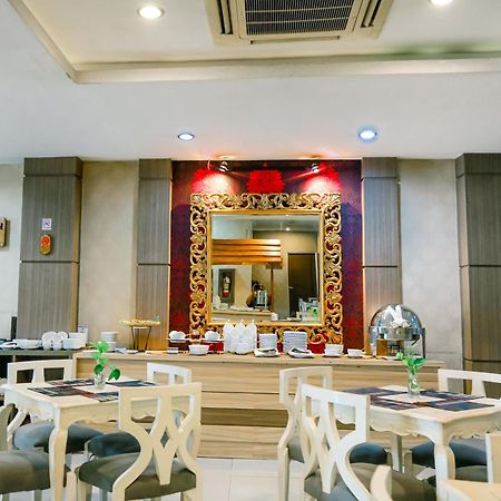 The Cube Hotel Malioboro, Azana Hotels Collection Jogjakarta Buitenkant foto