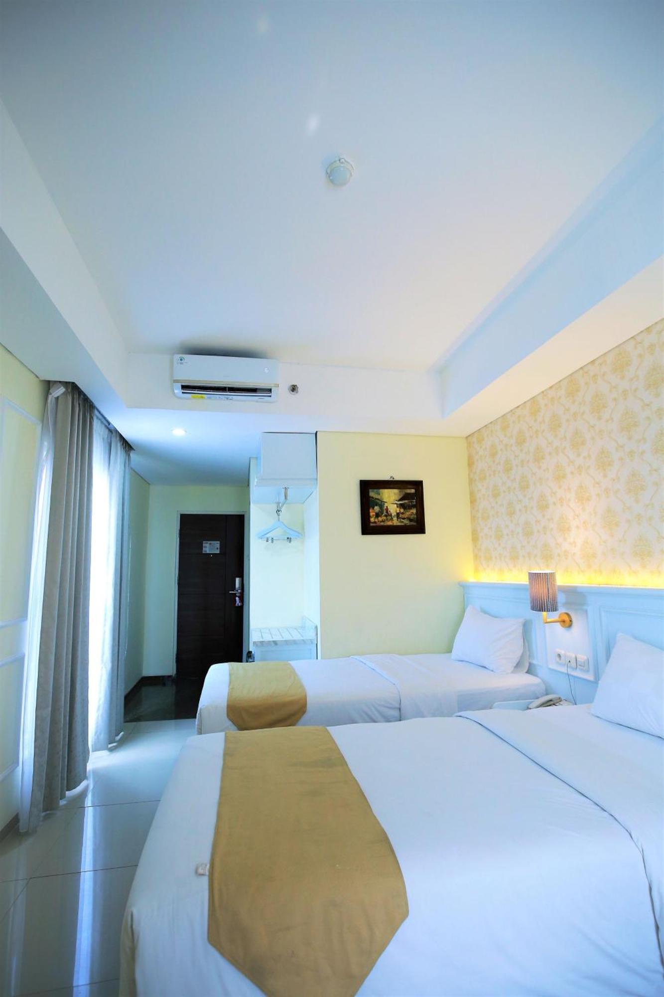 The Cube Hotel Malioboro, Azana Hotels Collection Jogjakarta Buitenkant foto