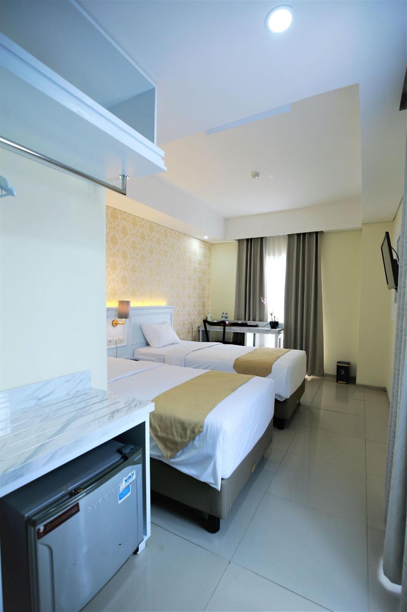 The Cube Hotel Malioboro, Azana Hotels Collection Jogjakarta Buitenkant foto