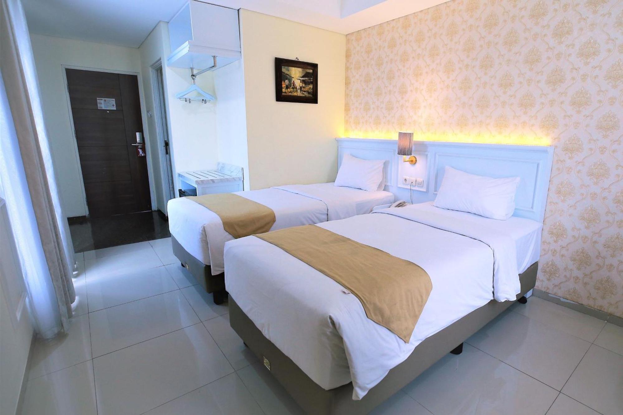 The Cube Hotel Malioboro, Azana Hotels Collection Jogjakarta Buitenkant foto