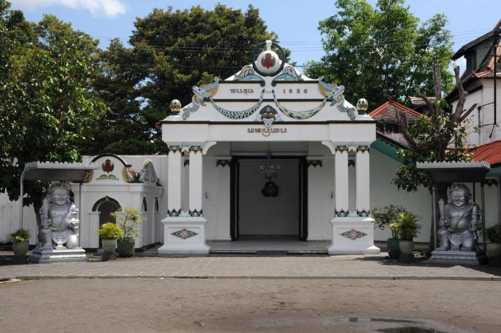The Cube Hotel Malioboro, Azana Hotels Collection Jogjakarta Buitenkant foto