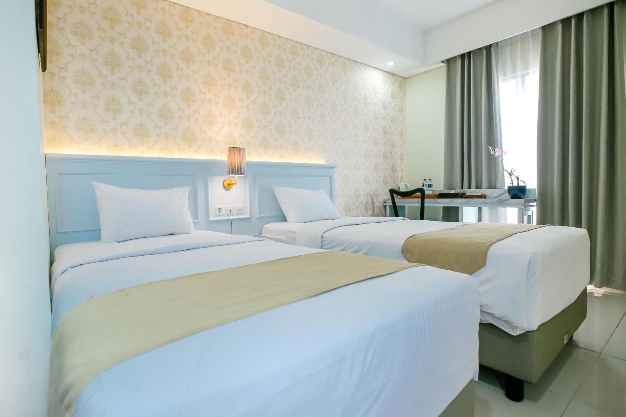 The Cube Hotel Malioboro, Azana Hotels Collection Jogjakarta Buitenkant foto