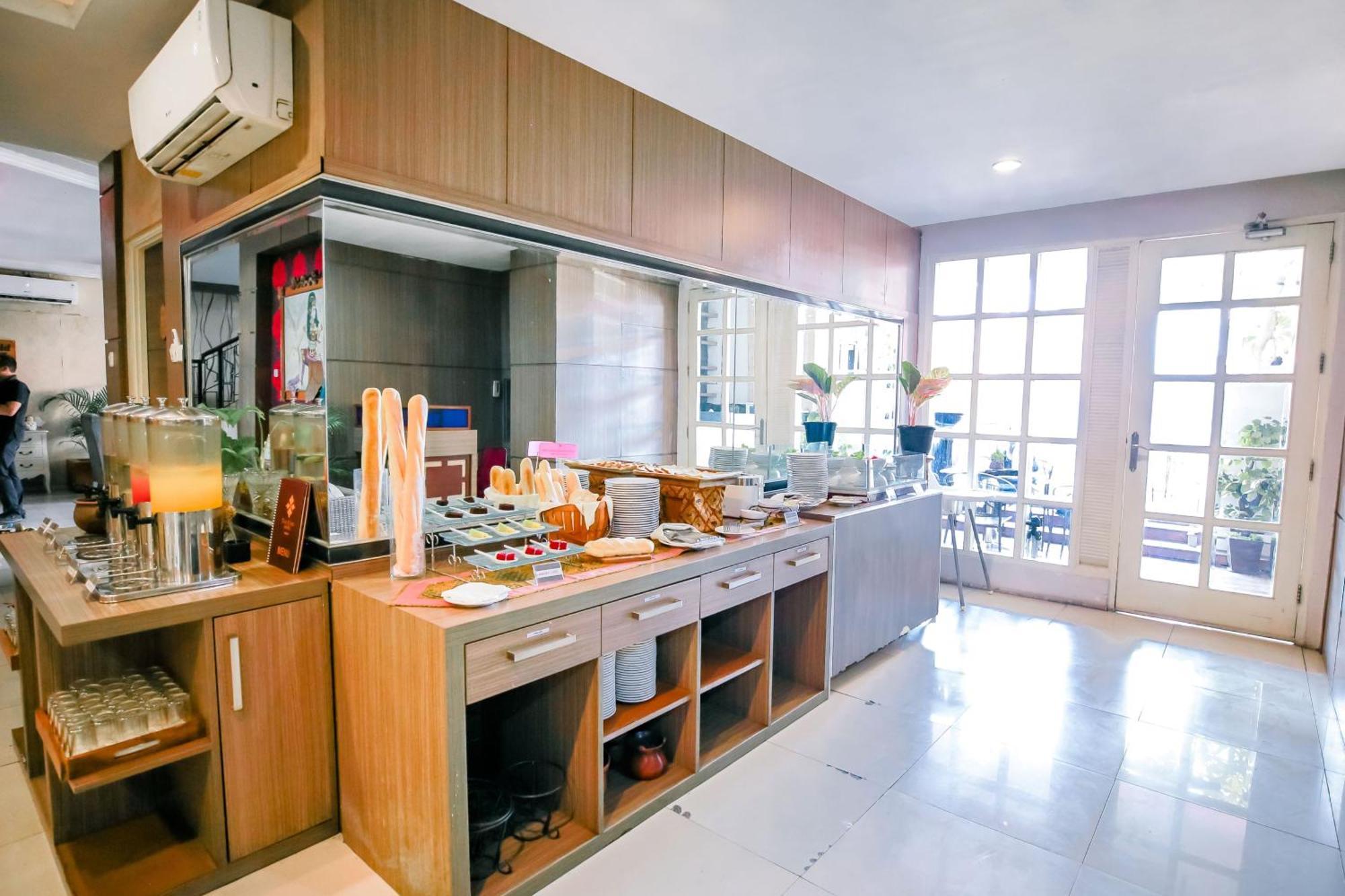 The Cube Hotel Malioboro, Azana Hotels Collection Jogjakarta Buitenkant foto